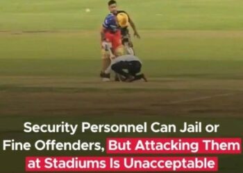 IPL च्या मॅचमध्ये राडा ! विराट कोहलीला भेटण्यासाठी चाहता शिरला मैदानावर, सुरक्षारक्षकांनी कोपऱ्यात नेऊन बेदम चोपले, Video Viral