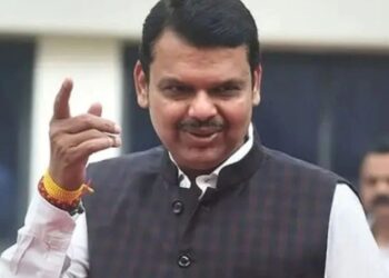Maharashtra Politics : काँग्रेसच्या ‘या’ ज्येष्ठ नेत्याची सून भाजपच्या वाटेवर; आज देवेंद्र फडणवीसांची घेतली भेट
