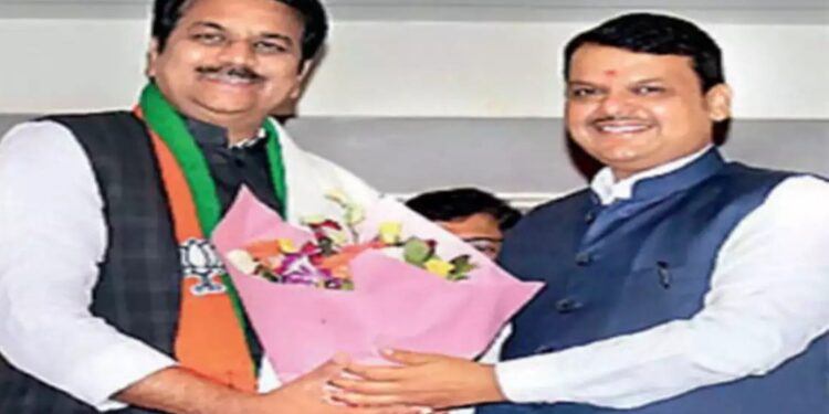 Baramati : देवेंद्र फडणवीसांच्या मध्यस्थीनंतर हर्षवर्धन पाटलांची नाराजी दूर; ‘ या ‘ अटीवर लोकसभा निवडणुकीत राष्ट्रवादी काँग्रेसला मताधिक्य मिळवून देण्याचे आश्वासन