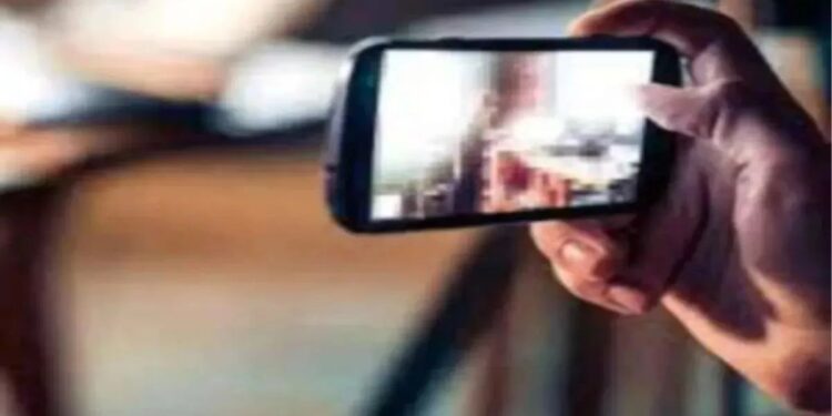 Lonavala Crime : लोणावळ्यातल्या प्रशस्त व्हीलामध्ये अश्लील व्हिडिओचे शूटिंग; भारताच्या वेगवेगळ्या भागातून आलेले 15 आरोपी गजाआड