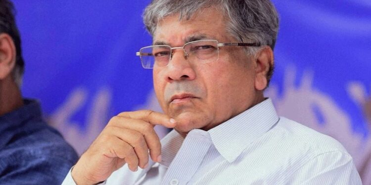 मोठी बातमी : वंचित बहुजन आघाडीला मोठा धक्का ! यवतमाळ वाशिमचे उमेदवार अभिजीत राठोड यांचा उमेदवारी अर्ज बाद