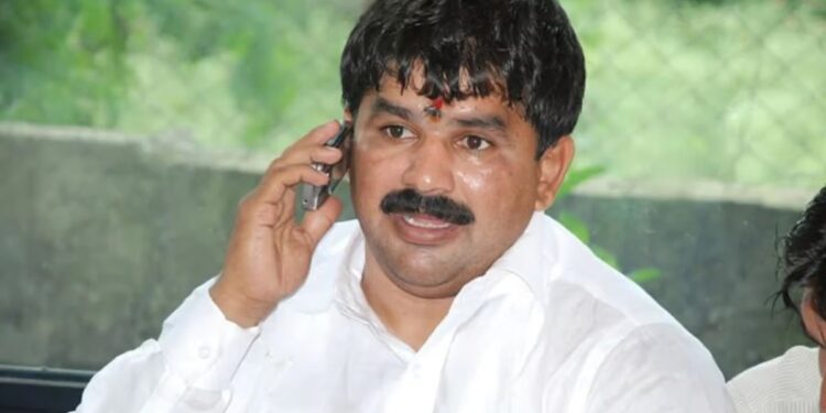 मोठी बातमी : ‘ या ‘ चुकीमुळे वंचित बहुजन आघाडीने मंगलदास बांदल यांची शिरूर लोकसभा मतदारसंघाची उमेदवारी केली रद्द