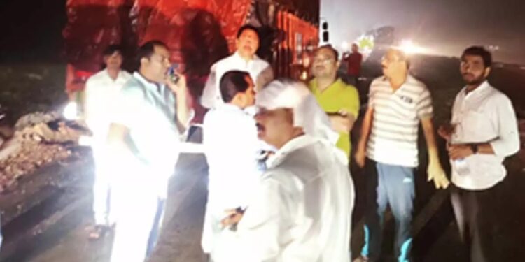 Nana Patole Accident : अपघातानंतर नाना पटोलेंचे गंभीर आरोप; हा अपघात म्हणजे घातपात होता ! नेमकं काय म्हणाले नाना पटोले, वाचा सविस्तर