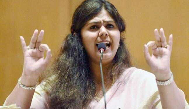 Pankaja Munde : ” मी उमेदवार म्हणून पसंत आहे का ? बदलून घ्यायचा का ? ” नेमकं काय म्हणाल्या पंकजा मुंडे ? वाचा सविस्तर