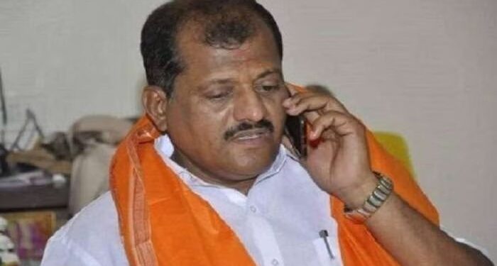 Parbhani Lok Sabha constituency : ” 26 एप्रिल नंतर महादेव जानकर रेल्वे स्थानकावर झोपणार आणि आमदार रत्नाकर गुट्टे तुरुंगात जाणार..!” मविआच्या संजय जाधव यांची घणाघाती टीका