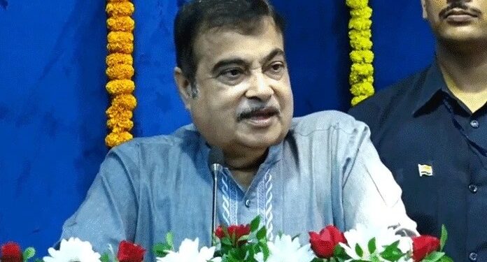 Nitin Gadkari : पुसदमध्ये भाषणादरम्यान ज्येष्ठ नेते नितीन गडकरी यांना भोवळ आली; आता प्रकृती कशी? वाचा सविस्तर