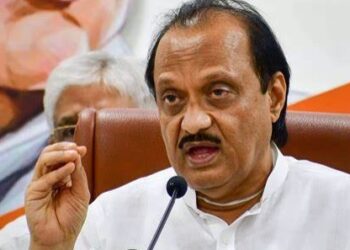 ” तुम्ही फक्त उदयनराजेंना निवडून द्या, मंत्रिमंडळातून भरपूर निधी देईन ! ” वाईमध्ये उदयनराजेंच्या प्रचारासाठी अजित पवारांचे आश्वासन