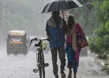 Weather Forecast : राज्यात पुढील 3-4 दिवस मुसळधार पाऊस; ‘या’ जिल्ह्यांना ऑरेंज अलर्ट !!