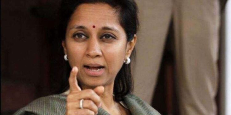 बारामतीतून मोठी बातमी : EVM ठेवलेल्या स्ट्रॉंग रूमचं CCTV फुटेज तब्बल 45 मिनिटे बंद; सुप्रिया सुळेंचा मोठा आरोप, निवडणूक निर्णय अधिकाऱ्यांनी दिले ‘हे’ स्पष्टीकरण