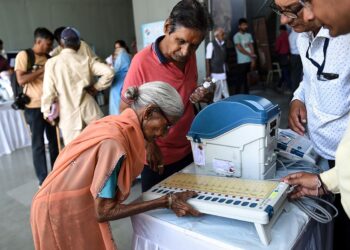 Lok Sabha Elections Updates : महाराष्ट्रात चौथ्या टप्प्यातील मतदान प्रक्रिया पूर्ण; नंदुरबारमध्ये सर्वाधिक तर शिरूरमध्ये सर्वात कमी मतदान