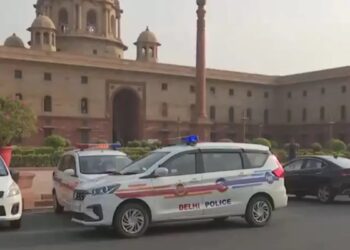 मोठी बातमी : गृहमंत्रालयाच्या इमारतीला बॉम्बने उडवून देण्याची धमकी, पोलिसांसह सुरक्षा यंत्रणा अलर्ट