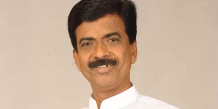 Pandurang Sakpal Passes Away : ठाकरेंचा कट्टर शिवसैनिक हरपला; दक्षिण मुंबई माजी विभाग प्रमुख पांडुरंग सकपाळ यांचे निधन