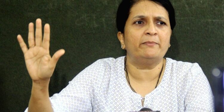Pune Accident Case : ” अजित पवारांची नार्को चाचणी करा, त्यांचा मोबाईल तपासा !” सामाजिक कार्यकर्त्या अंजली दमानियांची थेट मागणी