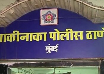 Mumbai Crime : ” अंघोळ करू नका, पाणी कपात आहे..! ” बायकोच्या बोलण्याचा राग आला म्हणून नवऱ्याने उचलले असे पाऊल; मुंबईतील विचित्र घटना