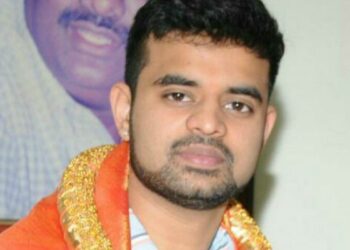 देशातील पहिला निकाल जाहीर ! हासन लोकसभा मतदार संघातून प्रज्वल रेवण्णाचा पराभव; काँग्रेसचे श्रेयस पटेल विजयी