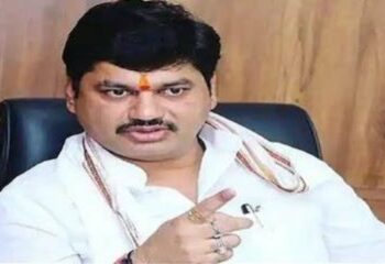 Dhananjay Munde : ” मी व पंकजाताईंनी अत्यंत जिव्हारी लागणारा पराभव मान्य केलाय; पण हे थांबलं पाहिजे ! नेमकं काय म्हणाले धनंजय मुंडे, वाचा सविस्तर