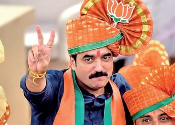 काय म्हणतात पुणेकर मंत्री झाले मुरलीधर ! खासदार मुरलीधर मोहोळ यांच्या गळ्यात थेट मंत्रीपदाची माळ