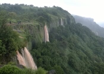 महत्त्वाची बातमी : कोल्हापूर जिल्ह्यातील तिलारी घाट 31 ऑक्टोबर पर्यंत अवजड वाहतुकीसाठी बंद